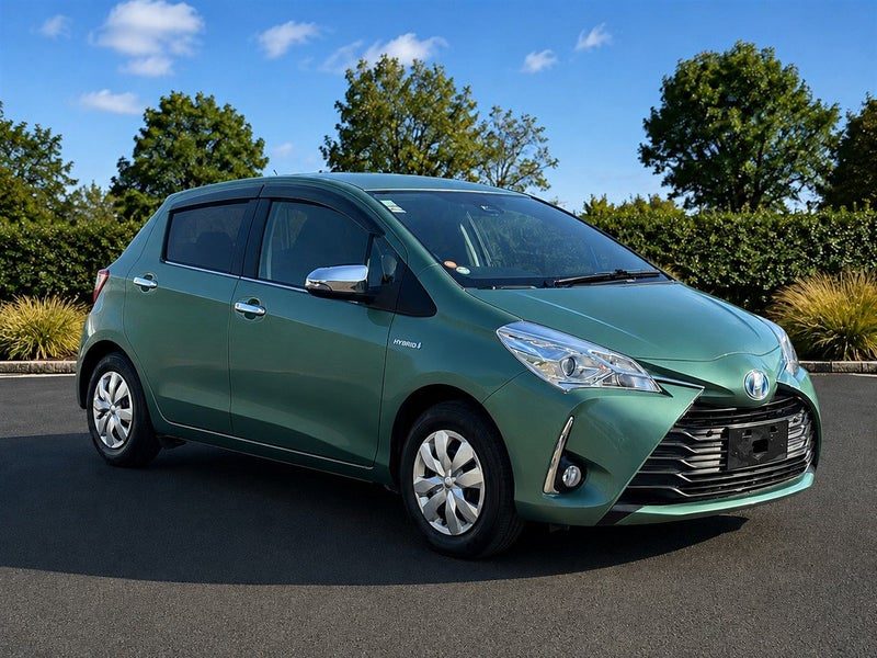 2018 Toyota Vitz Hybrid Jewela (Yaris)