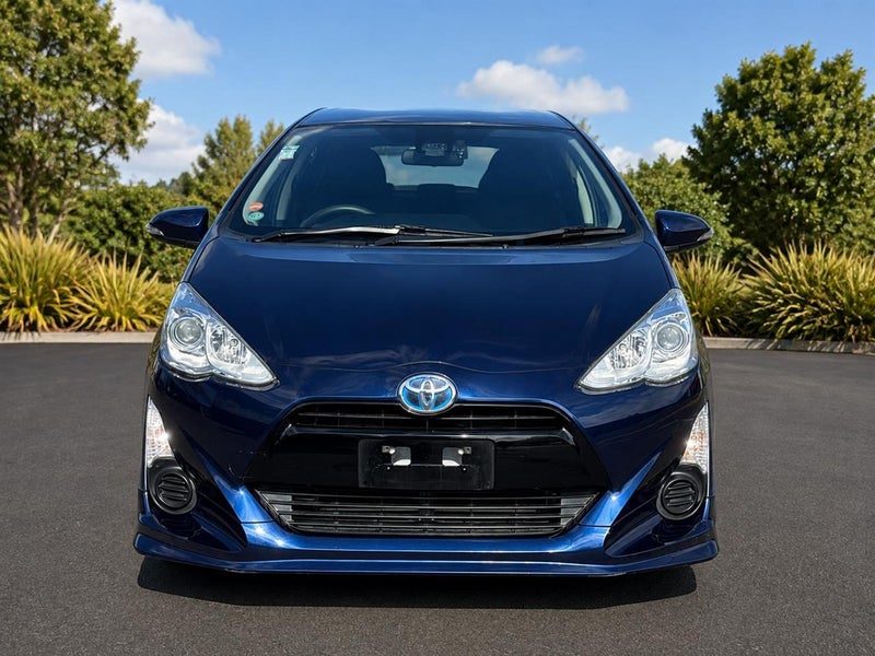 2017 Toyota Aqua S Hybrid, photo 2