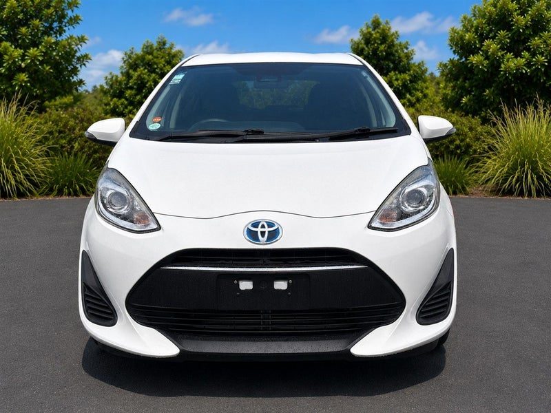 2018 Toyota Aqua S Style Black Hybrid, photo 2
