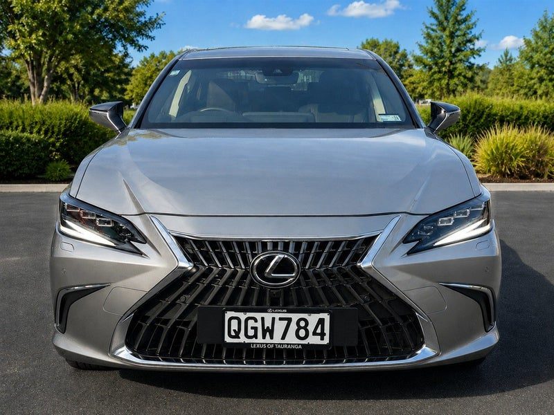 2024 Lexus ES 300h Limited Hybrid, photo 2