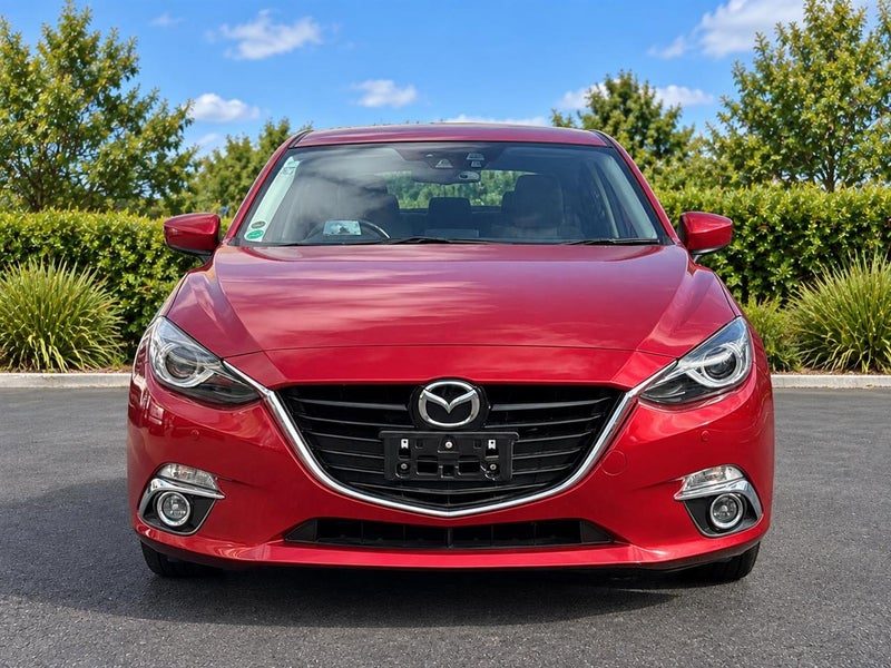 2015 Mazda Axela 20S Touring L Package, photo 2