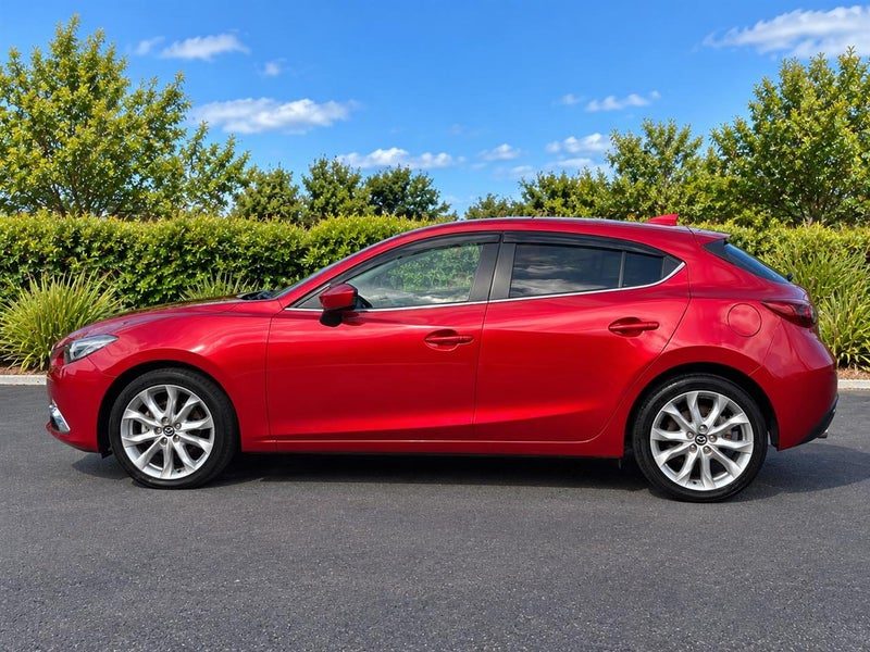 2015 Mazda Axela 20S Touring L Package, photo 3