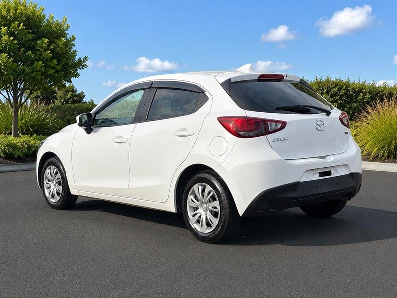 2017 Mazda Demio 13S Skyactiv Auto, photo 3