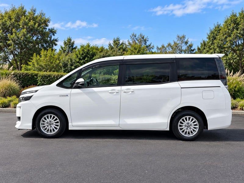 2016 Toyota Voxy HYBRID V, photo 3
