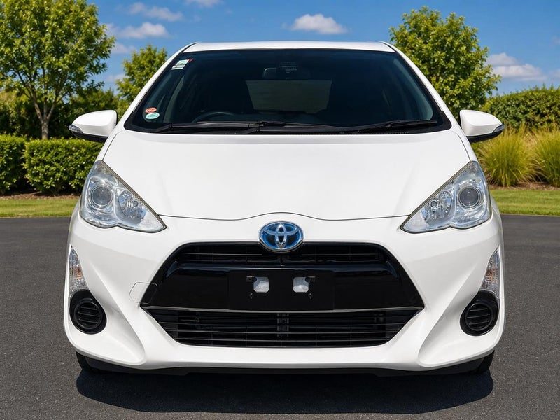 2017 Toyota Aqua S Style Black Hybrid, photo 2