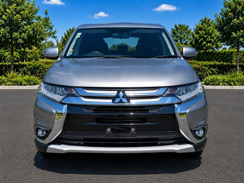 2015 Mitsubishi Outlander 4WD 7-Seater, photo 2
