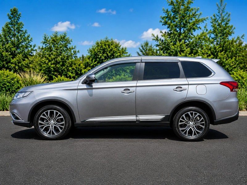 2015 Mitsubishi Outlander 4WD 7-Seater, photo 3