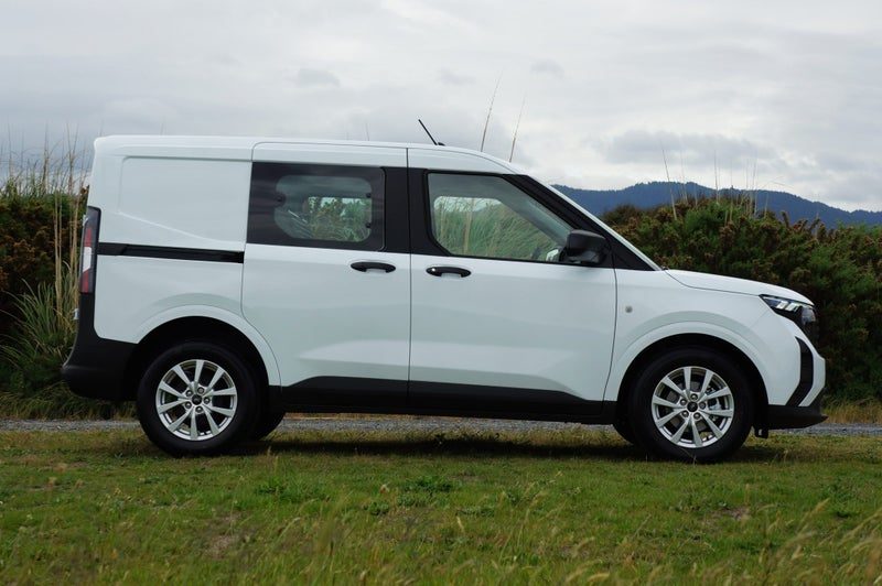 2026 Ford Transit COURIER TREND 1.0P 7A FWD, photo 2