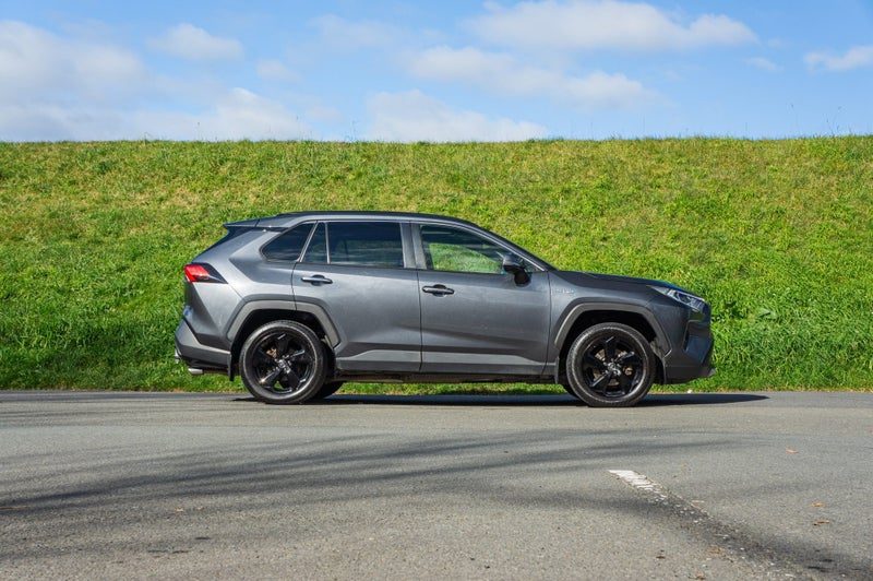 2021 Toyota RAV4 Limited 2.5P Hybrid 4WD, photo 2