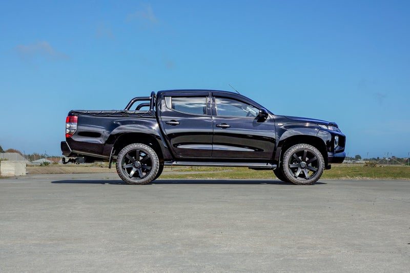 2019 Mitsubishi Triton GLXR, photo 2