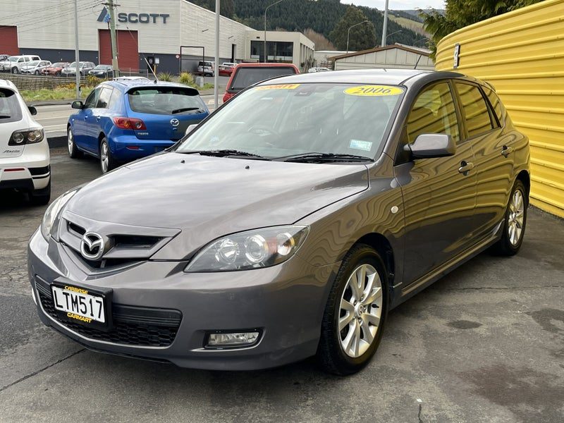 2006 Mazda Axela Sport - 2.0L Auto - Hatch Back, photo 3