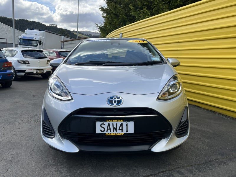 2019 Toyota Aqua Hybrid, photo 2