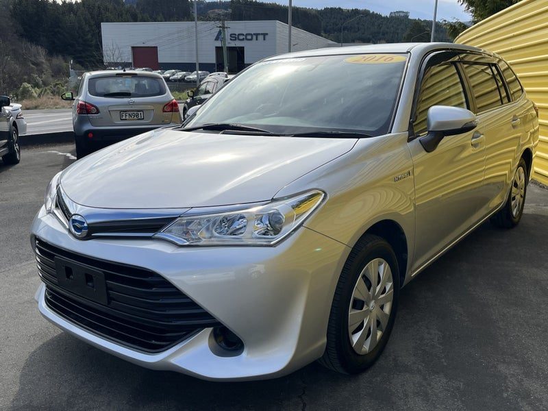 2016 Toyota Corolla Fielder, photo 3