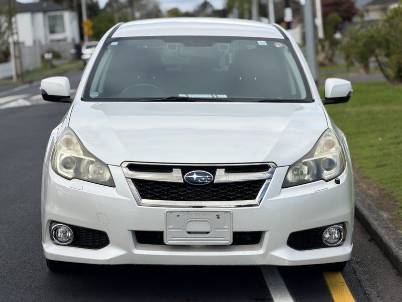 2013 Subaru Legacy, photo 2