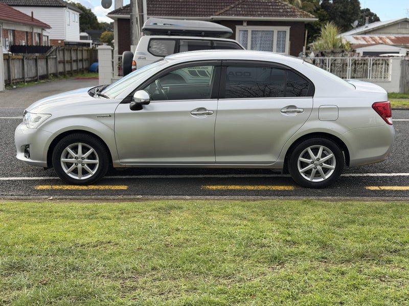 2014 Toyota Corolla Axio, photo 3