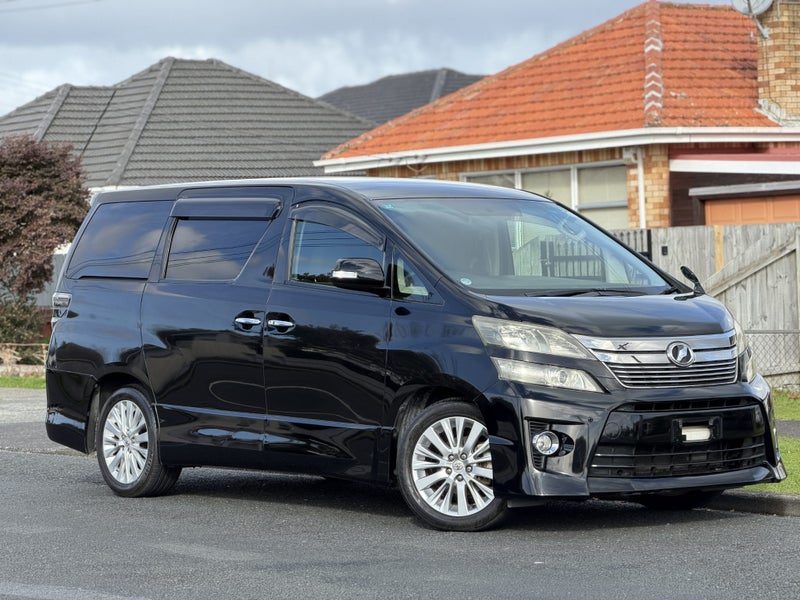 2012 Toyota Vellfire *Electric Doors*Push start*