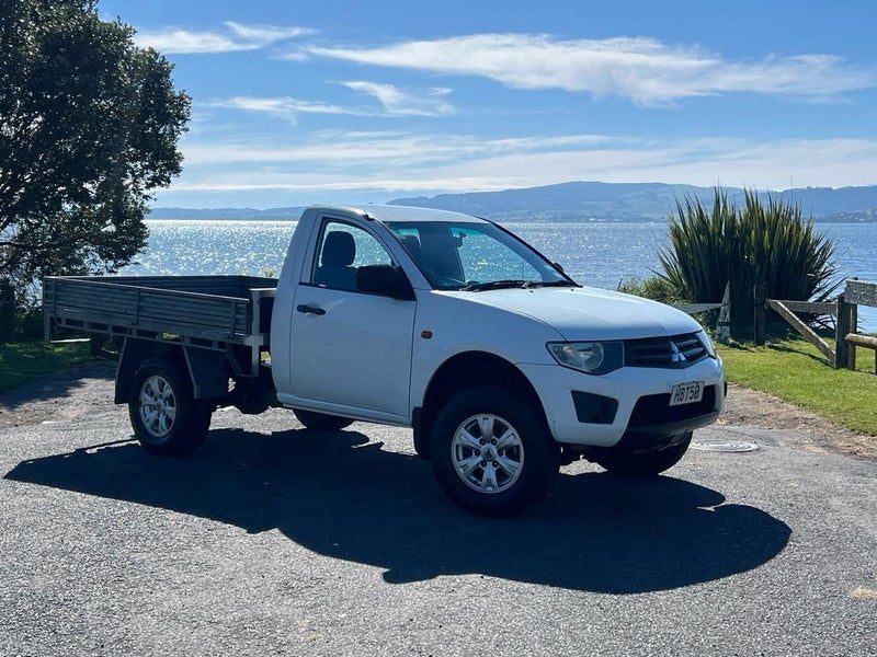 2013 Mitsubishi Triton 2WD 2.5D C/CAB GLX M, main photo