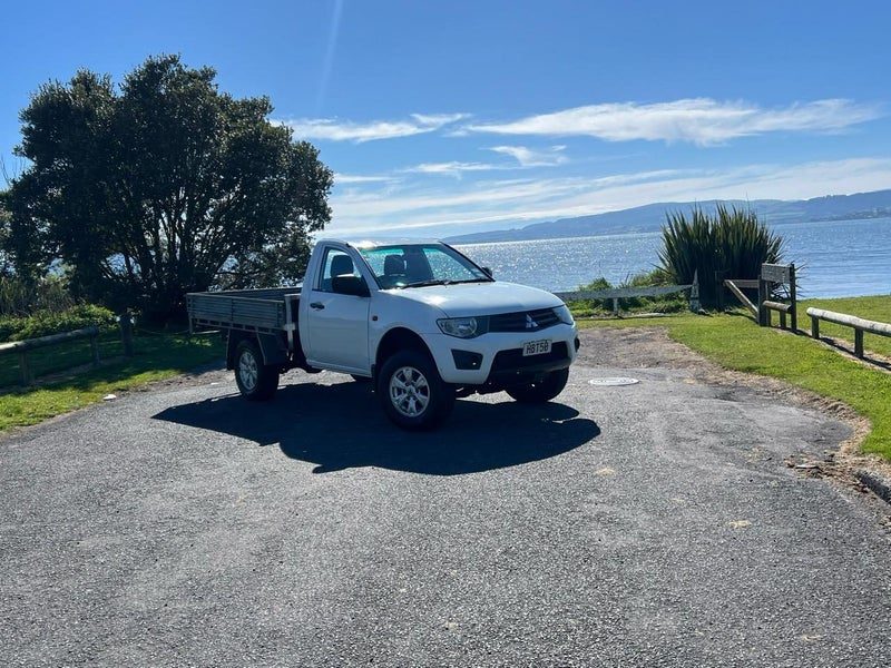 2013 Mitsubishi Triton 2WD 2.5D C/CAB GLX M, photo 3