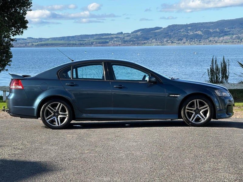 2012 Holden Commodore SV6 SDN AT, photo 2