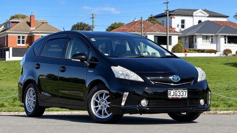 2013 Toyota Prius Alpha S, main photo