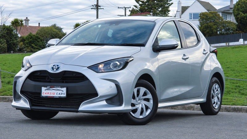 2022 Toyota Yaris Hybrid X, photo 2