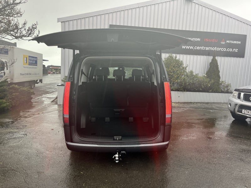 2021 Hyundai Staria Limited, photo 2