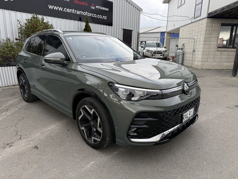 2025 Volkswagen Tiguan R-Line, photo 2