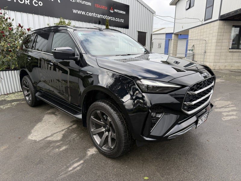 2026 Isuzu MU-X LS-T 3.0D 4WD, photo 2