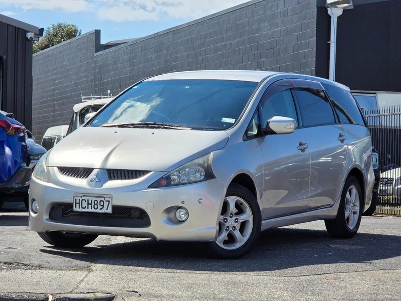 2004 Mitsubishi Grandis 7 Seater