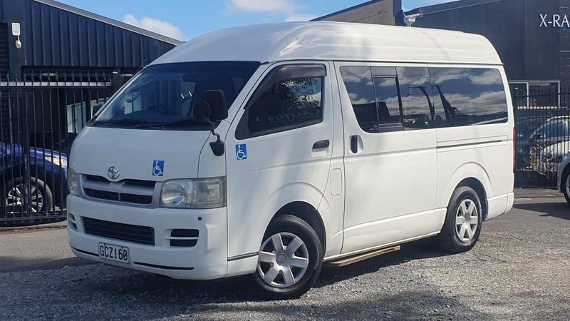 2005 Toyota Hiace /9 Seats