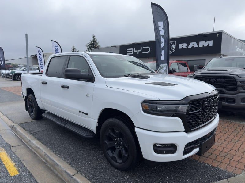 2026 Ram 1500 Express Black Edition, photo 2