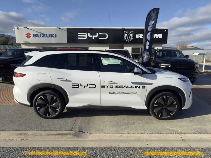 2026 BYD Sealion 8 Premium AWD, photo 3
