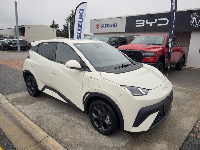 2026 BYD ATTO 1 Premium EV, photo 2