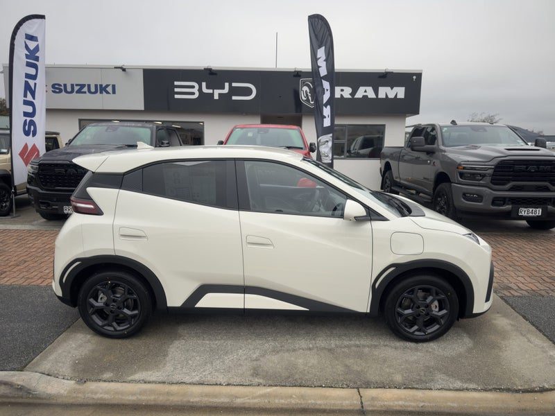 2026 BYD ATTO 1 Premium EV, photo 3
