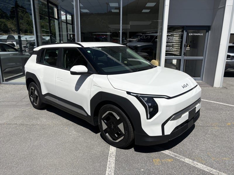 2026 Kia EV3 Light 2WD Long Range, photo 2
