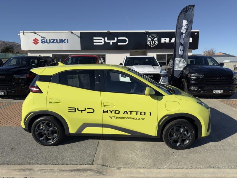 2026 BYD ATTO 1 Premium EV, photo 3