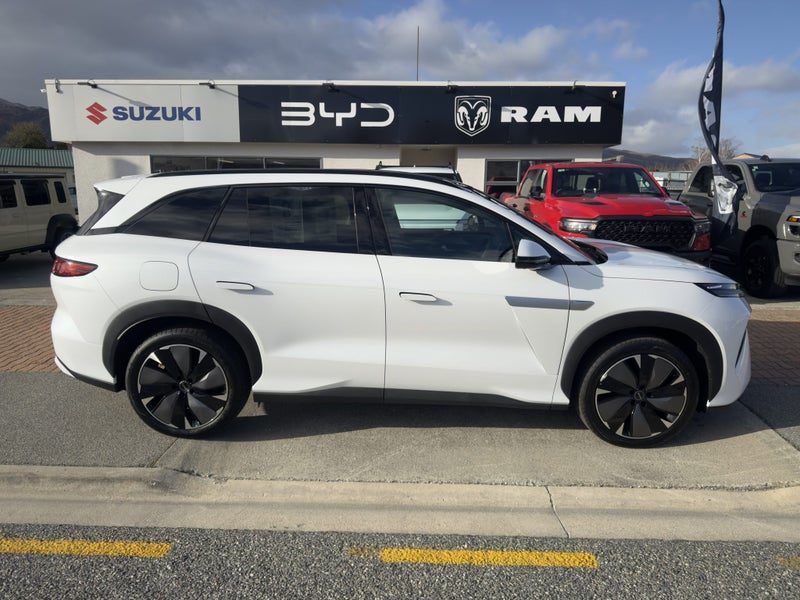 2026 BYD Sealion 8 Dynamic AWD, photo 3