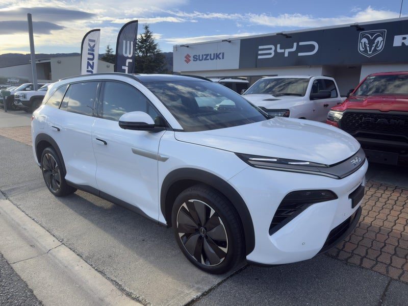 2026 BYD Sealion 8 Premium AWD, photo 2