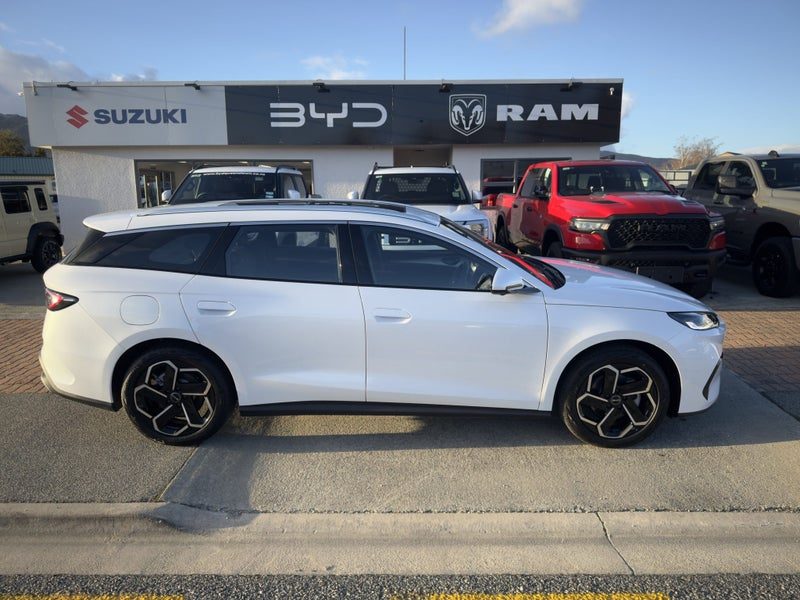 2026 BYD Seal 6 Touring 6 PHEV Wagon, photo 3