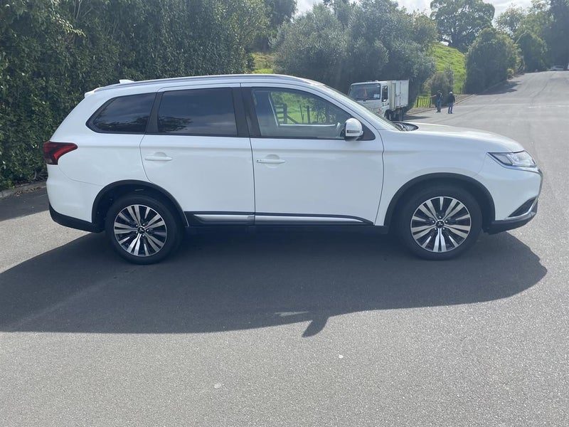 2021 Mitsubishi Outlander XLS 2.3D/4WD/6AT, photo 2
