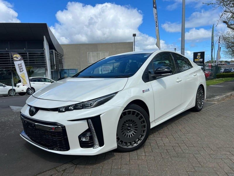 2020 Toyota Prius PHEV GR SPORT