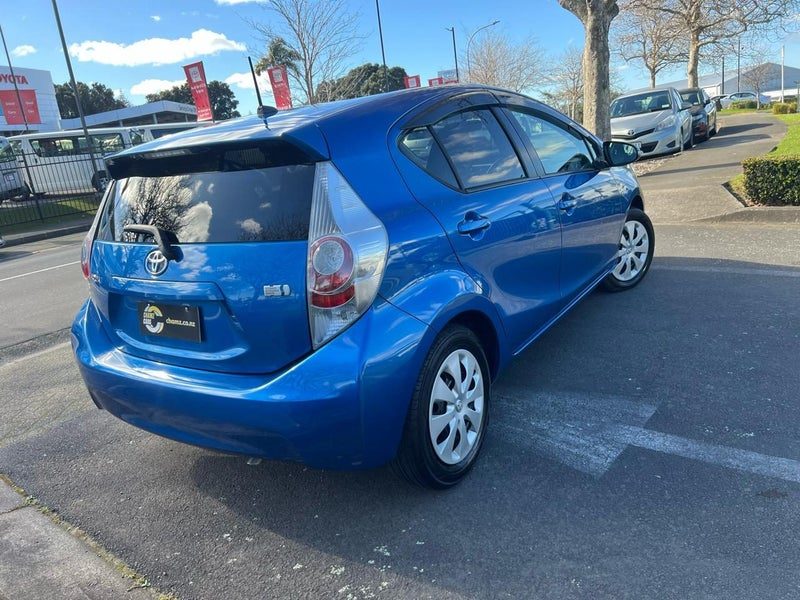2014 Toyota Aqua S, photo 3