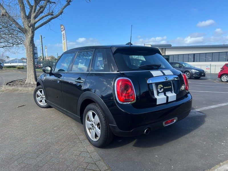 2017 MINI Cooper One, photo 3