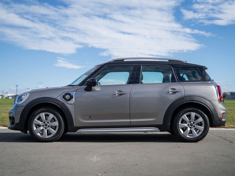 2017 MINI Cooper SE Crossover All 4, photo 2