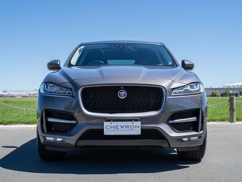2016 Jaguar F-PACE R Sport, photo 2