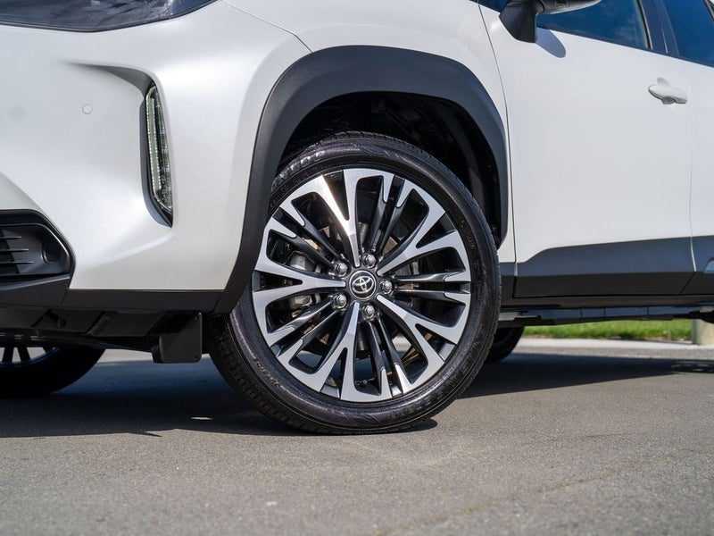 2023 Toyota Yaris Cross Hybrid Z, photo 3