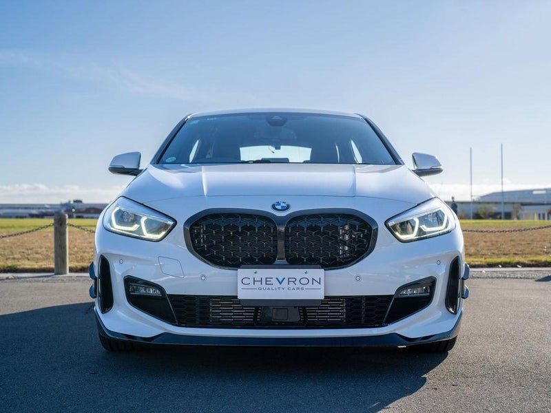 2021 BMW 118d M-SPORT, photo 2