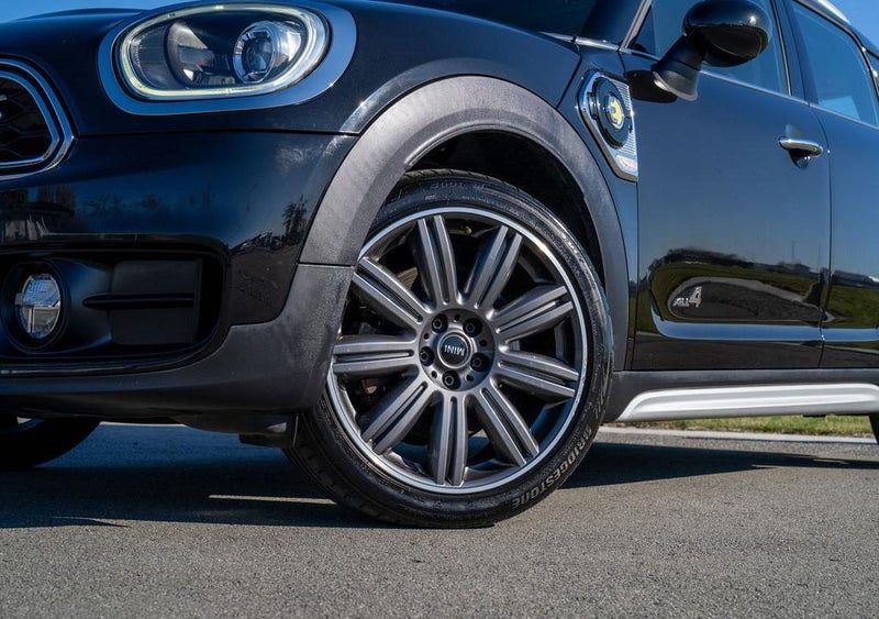 2017 MINI Cooper SE Crossover All 4, photo 3