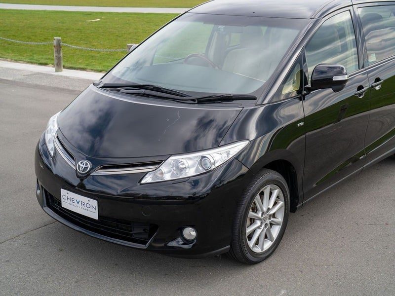 2016 Toyota Previa Estima 2.4 7 Seater, photo 2