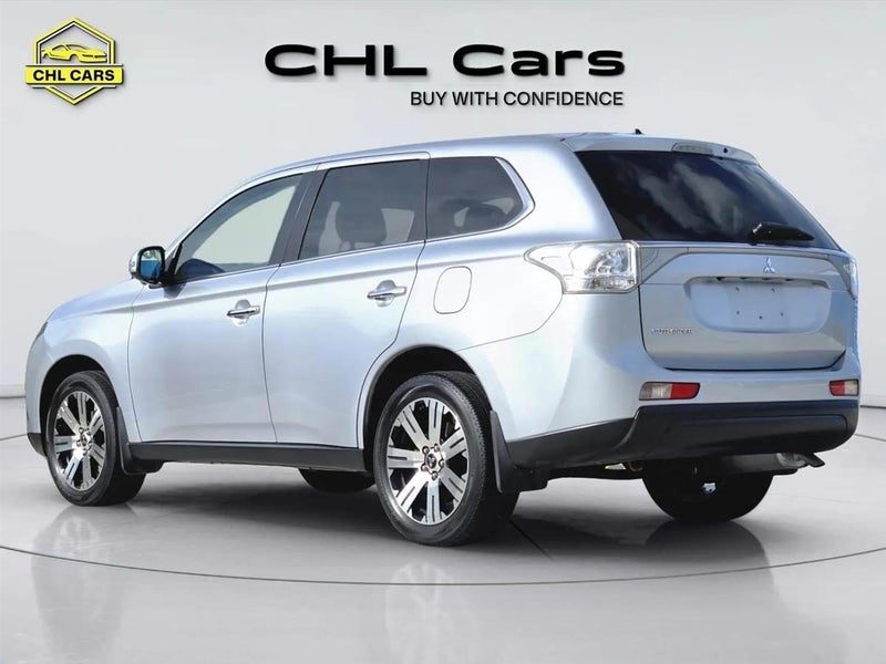 2013 Mitsubishi Outlander 7 Seater, photo 3